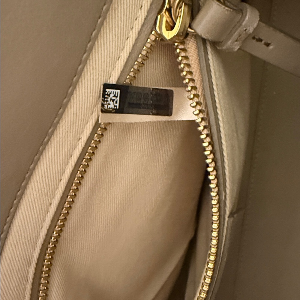Chloe Roy Tan Satchel Shoulder Bag with Crossbody - Picture 7 of 9